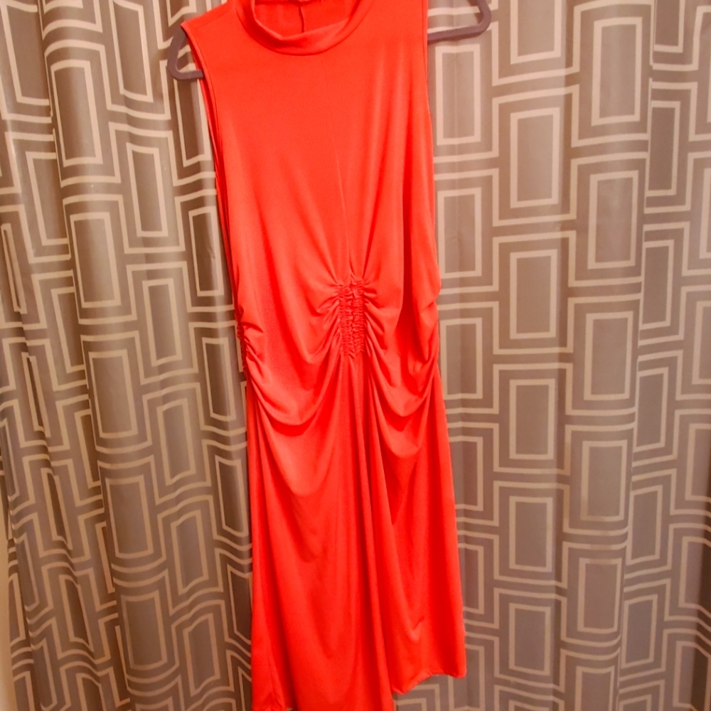 Ruched, asymmetrical hemmed dress